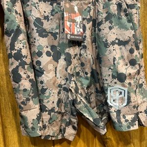 Mens Born Primitive shorts. NWT. Camo